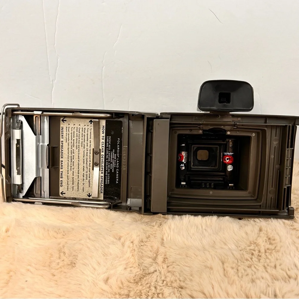 Polaroid‎ Black Film Photography Camera with Instant Capture Untested